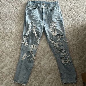 American Eagle Ripped straight leg Jeans!!!